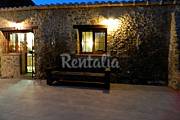 Masia en alquiler con piscina en Ullastret Girona