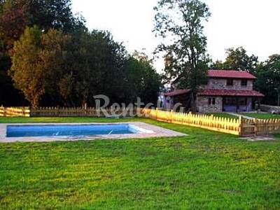 y piscina privada Casa de 3 habitaciones con piscina Cantabria