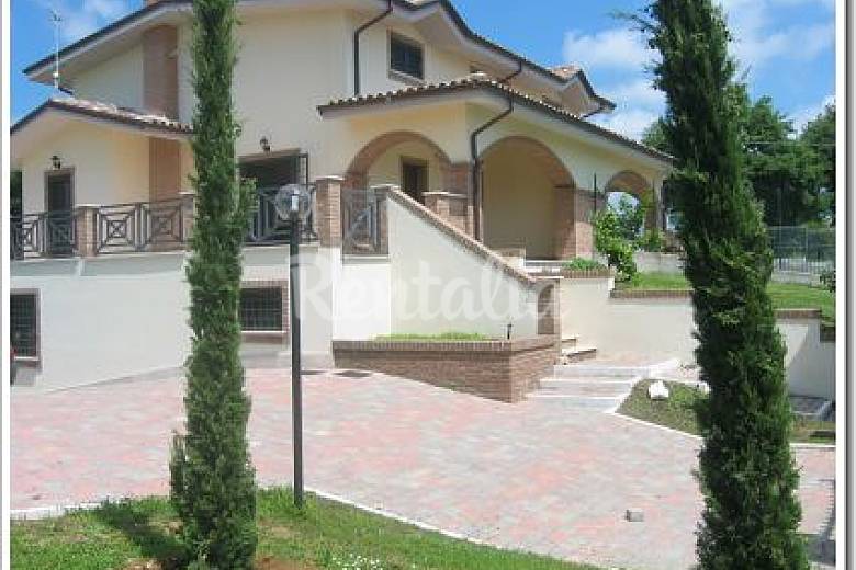 Casa In Affitto Con Giardino Privato - Fiano Romano (Roma)