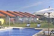 Piscina y jardín. A 4 km de la playa Asturias