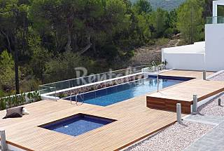 Moderna casa en zona muy tranquila.