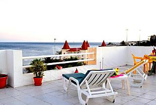 Estudio a 50 m da praia com plena vista mar