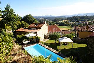 Casa con jardín y piscina VT-00063
