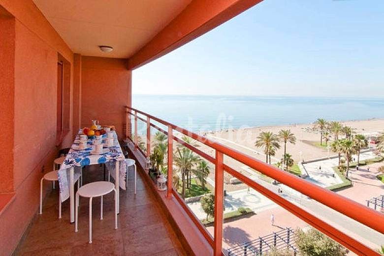 Apartamento de lujo en la playa, 10 min del centro málaga ... Cuna moderna malaga