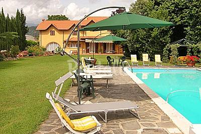 Elegante villa singola con parco privato e piscina Lucca