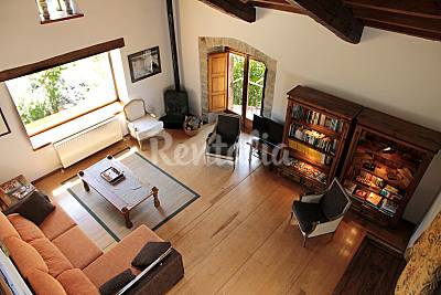 Casa de 6 habitaciones con 4* y jardín privado Soria