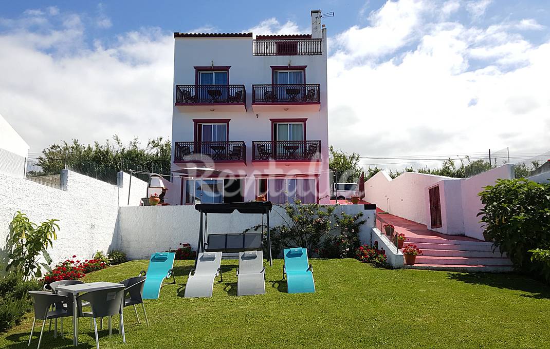 3 Apartamentos para 7/18 personas en 1a línea de playa São Miguel